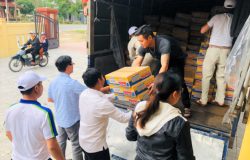 An Phat Holdings gives 3 tons of goods to the Quang Tri people affected by floods